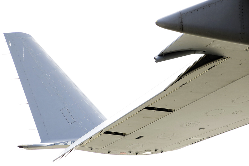 Illustration for article titled AsĂ es uno de los aviones militares mĂĄs grandes jamĂĄs construidos